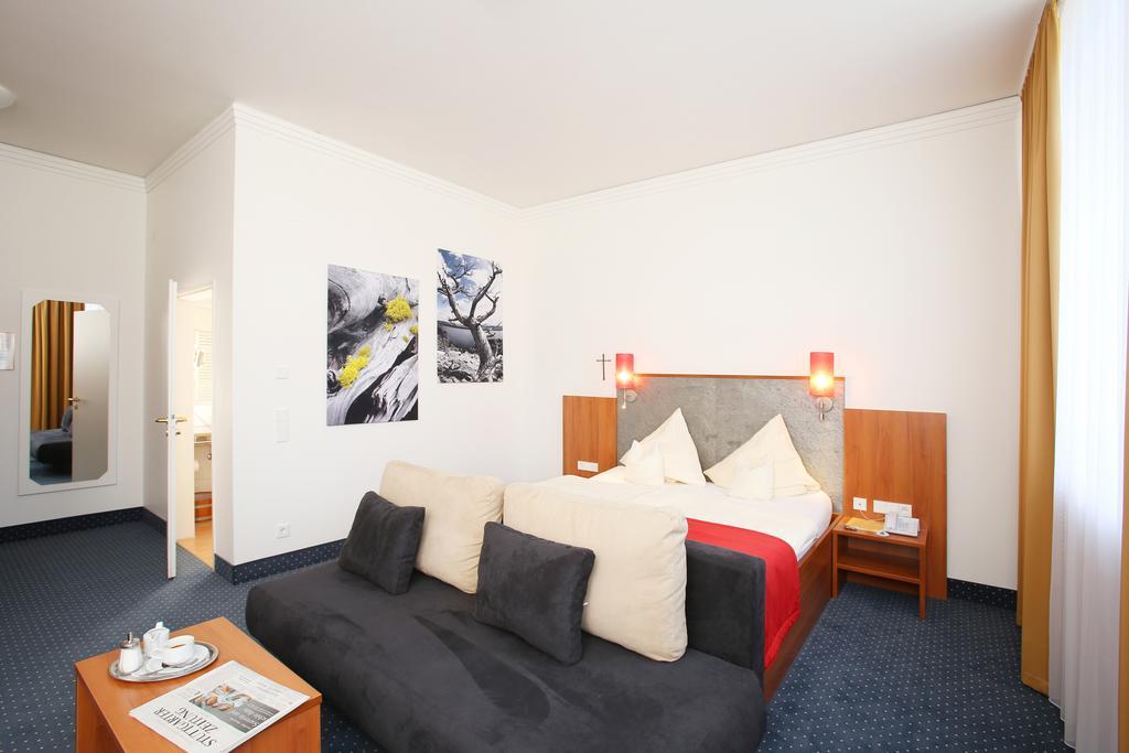 Martinshof Hotel Rottenburg am Neckar ภายนอก รูปภาพ